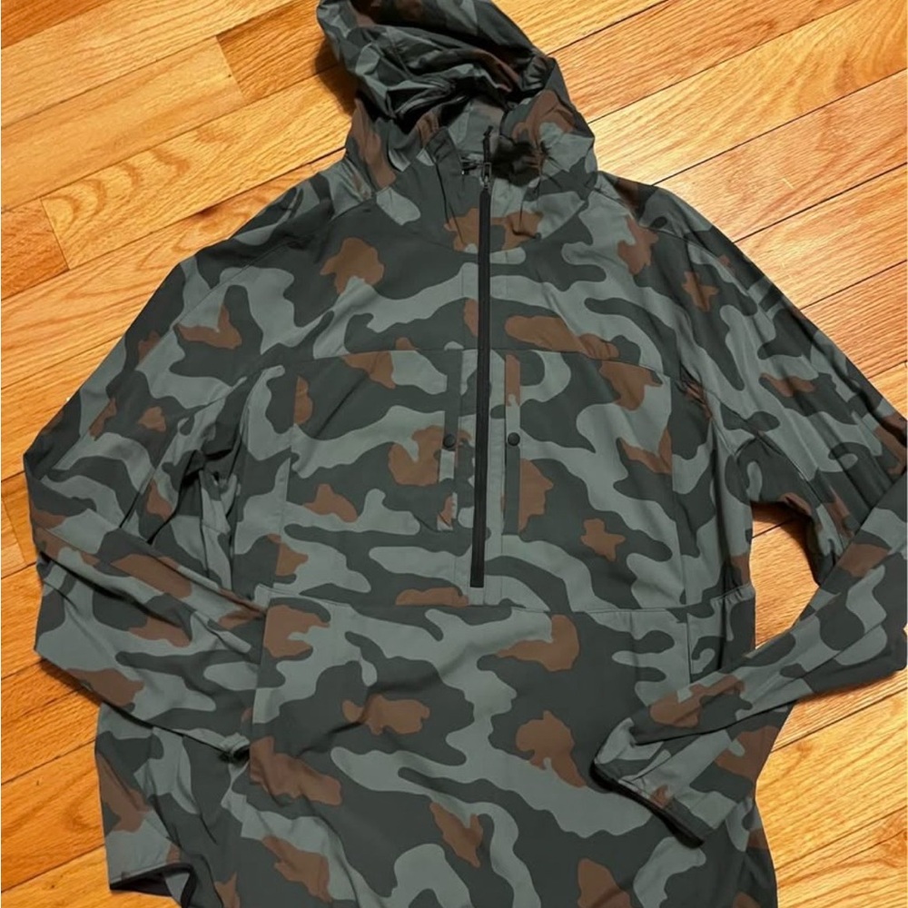 Women’s Mountain Hardwear Camouflage Hooded Pullover Jacket